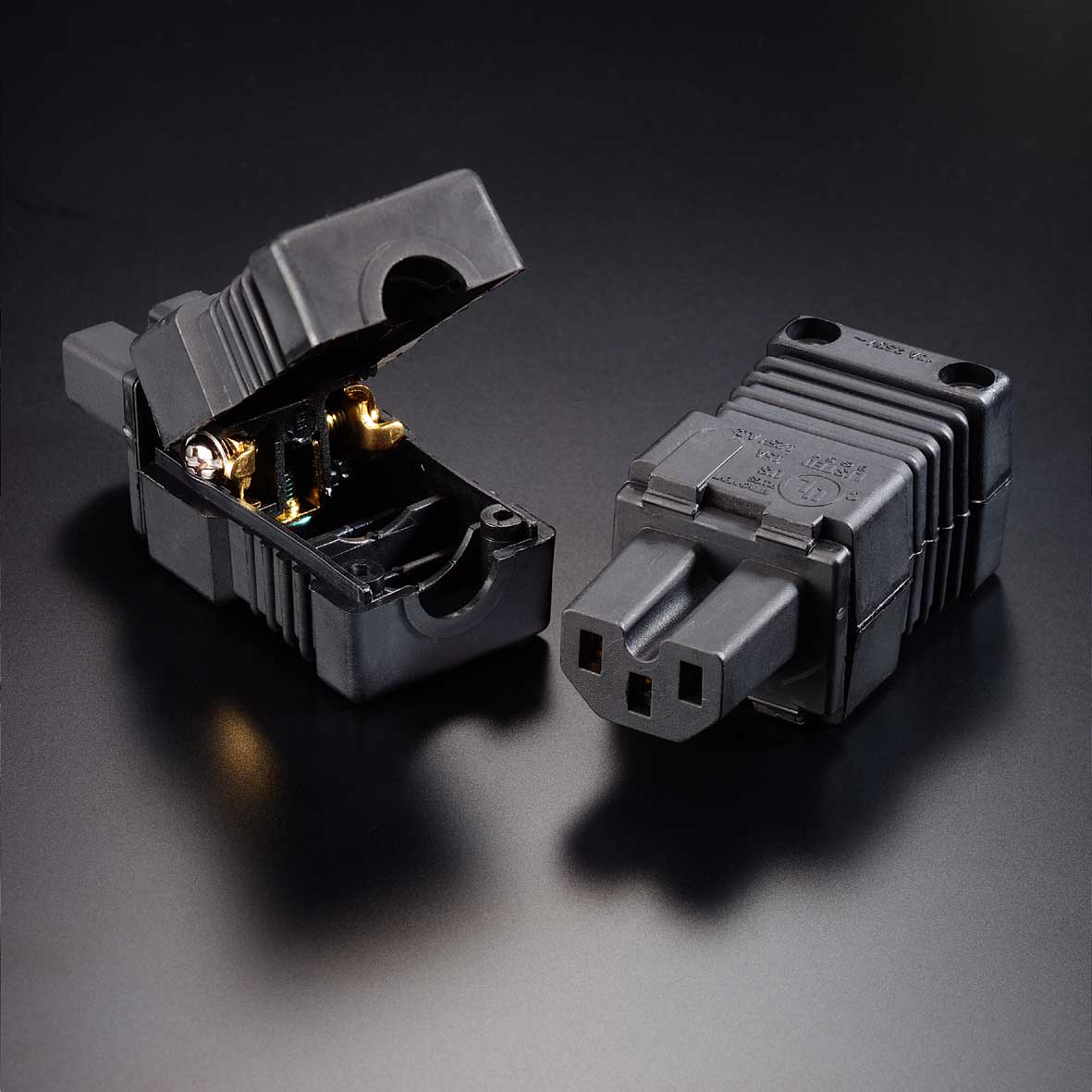 Furutech FI-15E(Cu) · C13 I EC connector